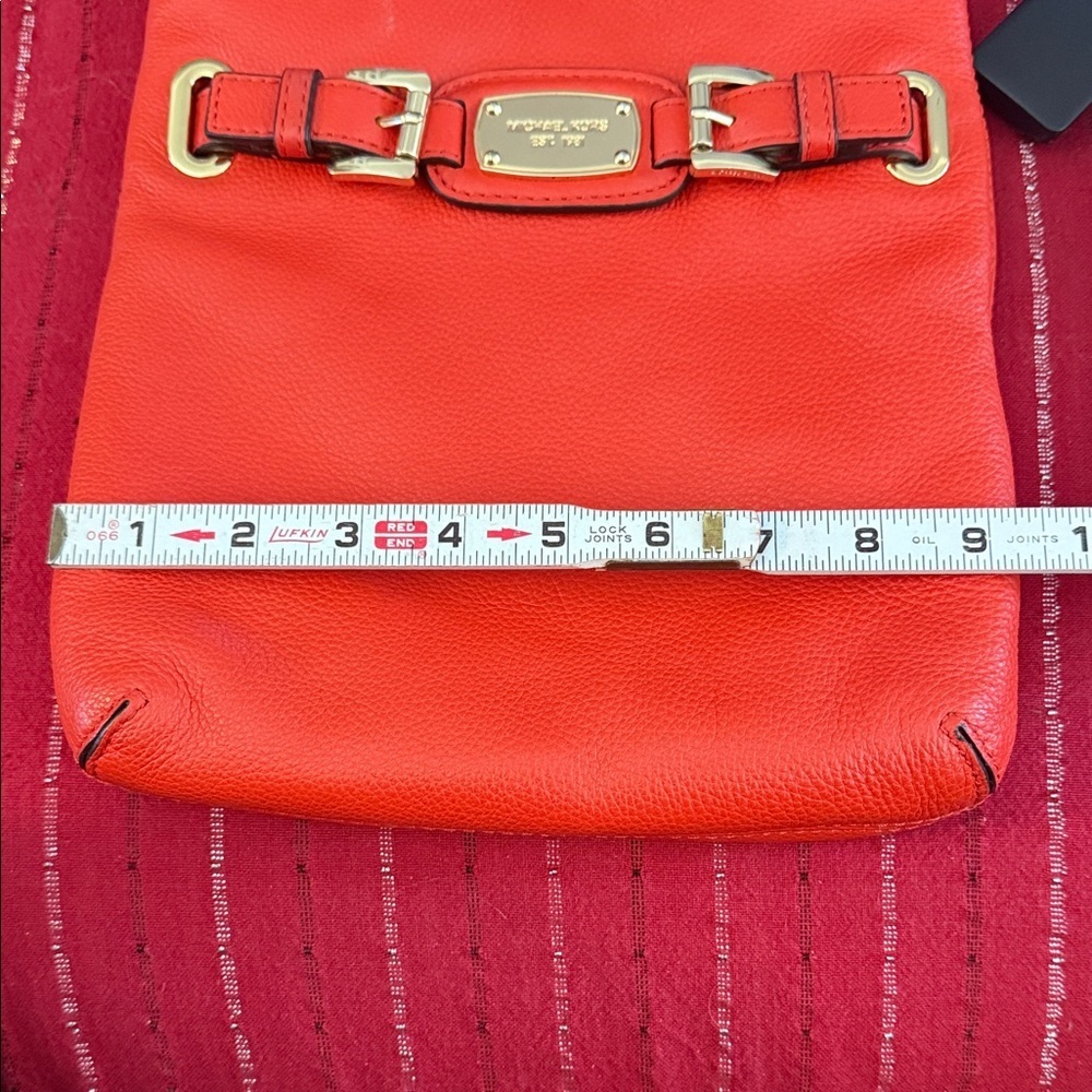Michael Kors Pebbled Leather crossbody bag EST 1981 Gold hardware. Like New - Picture 15 of 16